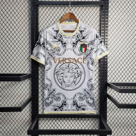 italia kit versace|Italy 23.